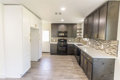 5319 Dewberry St, Houston, TX 77021 - photo 5