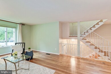 6688 Midhill Place, Falls Church, VA 22043 - photo 4