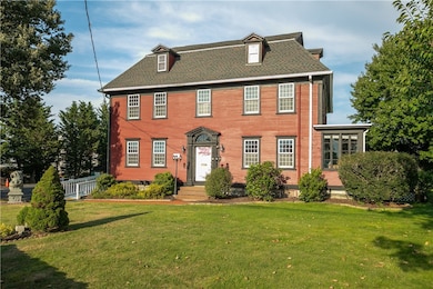 299 W Main Rd, Middletown, RI 02842 - photo 2