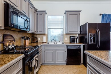 6026 Lynwood Banks Ln, Houston, TX 77092 - photo 4