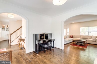 2211 Beacon Ln, Falls Church, VA 22043 - photo 6