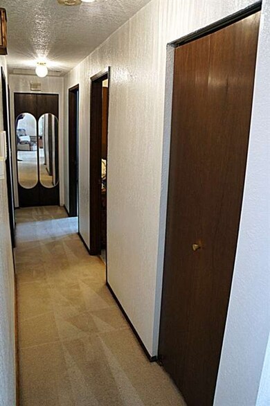 8001 E Glen Dr, Everett, WA 98203 - photo 4