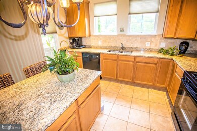 13980 Greendale Dr unit 7, Woodbridge, VA 22191 - photo 4