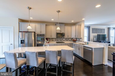 923 Badger Ave, Frederick, MD 21702 - photo 3