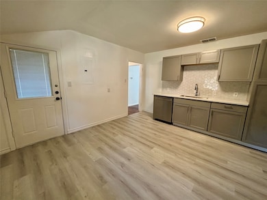 1303 Marydale Dr, Arlington, TX 76013 - photo 5