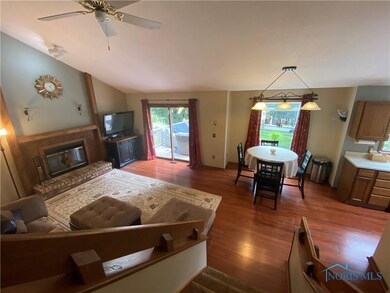 3725 Farmbrook Dr, Sylvania, OH 43560 - photo 3