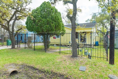 2310 Hollis St, Houston, TX 77093 - photo 2