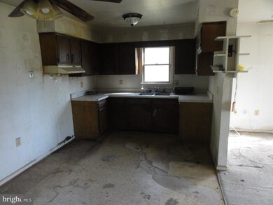 18364 Silcott Springs Rd, Purcellville, VA 20132 - photo 4