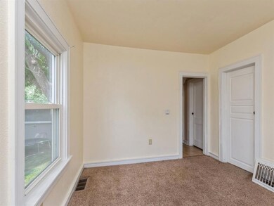 1515 8th St SW, Cedar Rapids, IA 52404 - photo 4