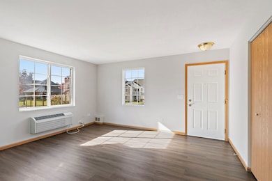 1809 Silverstone Dr unit 185, Carpentersville, IL 60110 - photo 3