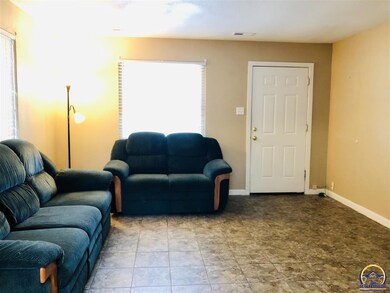 221 SW Terra Dr, Topeka, KS 66609 - photo 3