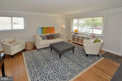 3814 Whispering Ln, Falls Church, VA 22041 - photo 4