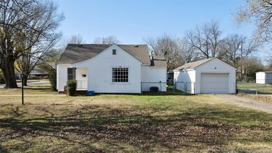 Detached Garage