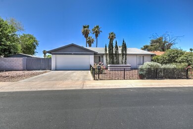 903 W Loughlin Dr-2