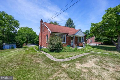 523 Maple St, Columbia, PA 17512 - photo 2