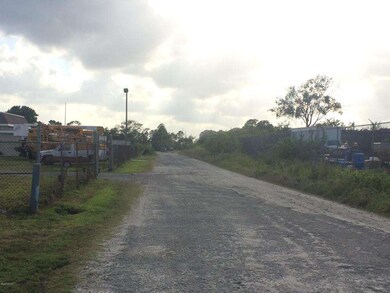 Entrance Rd Facing West From Cox Rd