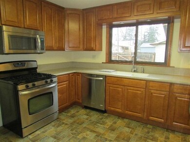 211 W 11th St, La Porte, IN 46350 - photo 4