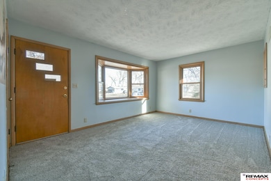 5401 Gladstone St, Lincoln, NE 68504 - photo 3