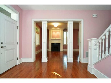 Entry/Foyer. Columns in entry