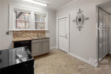 Kitchen & Mudroom entrance