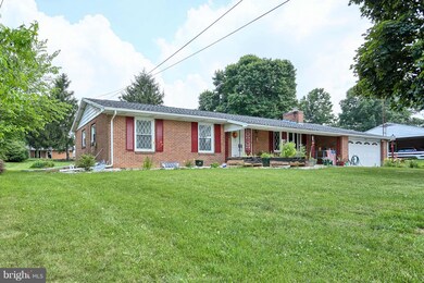 2938 Jefferson Dr, Chambersburg, PA 17201 - photo 2