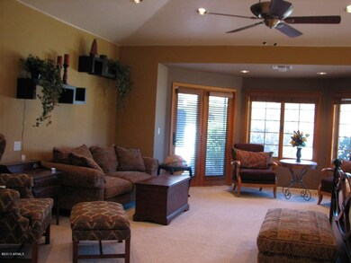 1025 N Tucana Ln, Gilbert, AZ 85234 - photo 4