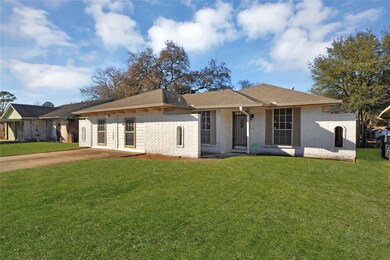 1526 Diplomat Way, Houston, TX 77088 - photo 2