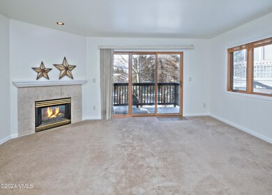 215-W-BC-Blvd-B-16-MLS_02