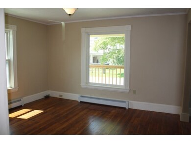 Spacious and sunny living rm