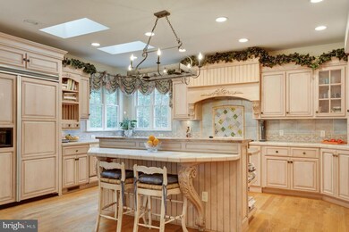 4551 Forest Dr, Fairfax, VA 22030 - photo 6