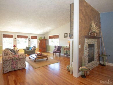 23086 Remuda Ln, Bend, OR 97701 - photo 5