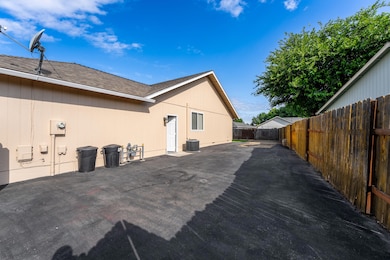 1017 Fairfield Ave, Central Point, OR 97502 - photo 7