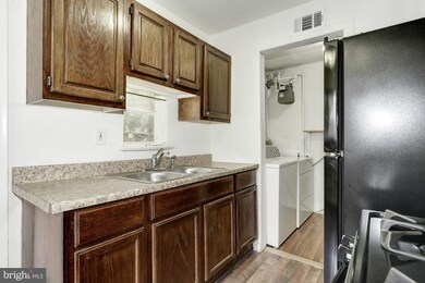 1403 Ruatan St, Hyattsville, MD 20783 - photo 5