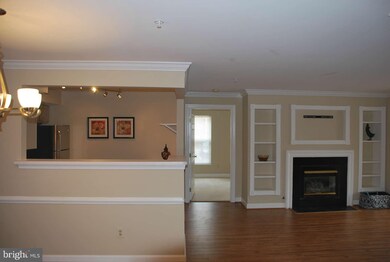 9220 Cardinal Forest Ln unit D, Lorton, VA 22079 - photo 2