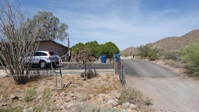 Private Street, Corner Lot