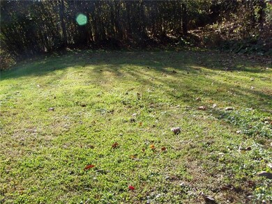 308 Quay St, Vandergrift, PA 15690 - photo 2