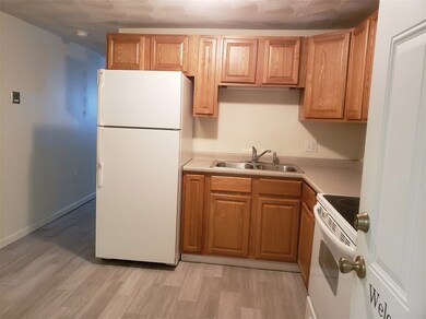 ROOMY KITCHEN WITH OVEN MICROWAVEE & FRIDGE