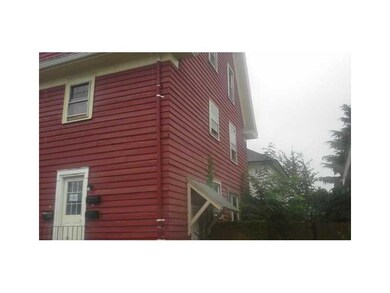 875 Newport Ave, Pawtucket, RI 02861 - photo 2