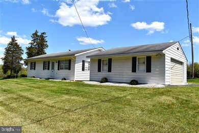 63 Oak Ln, Douglassville, PA 19518 - photo 2