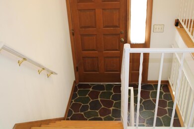 1380 Cranwood Dr, Columbus, OH 43229 - photo 4