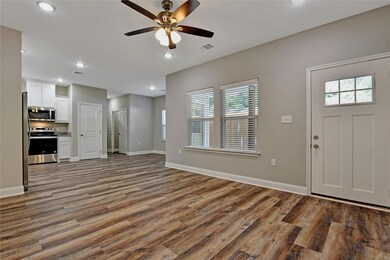 1042 Dubois St, Denison, TX 75020 - photo 4