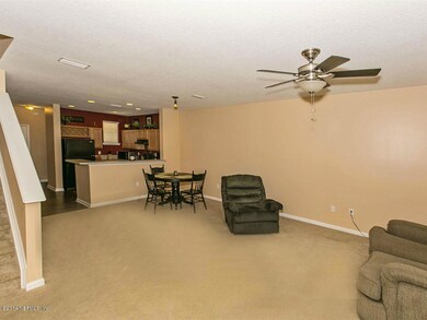 2302 Red Moon Dr, Jacksonville, FL 32216 - photo 4