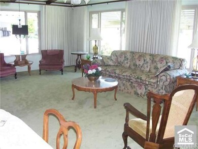 LIVING RM