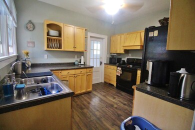 1353 Cedar Kitchen