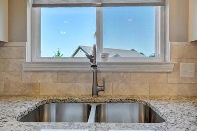 402 Filipp Ln, Lake Saint Louis, MO 63367 - photo 5