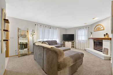 2008 Ceil St, Little Chute, WI 54140 - photo 2