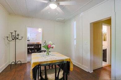 Large dinning room off kitchen