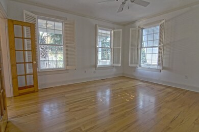 FrontRoom2