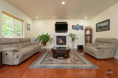 3801LettyCir-10