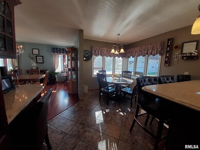 340 E Illini St, Virginia, IL 62691 - photo 6